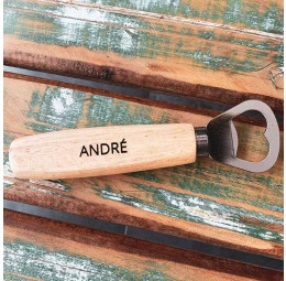 Abridor de Garrafas em Metal e Madeira Personalizado