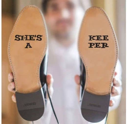 Adesivo Personalizado para Sola de Sapato - She's a Keeper