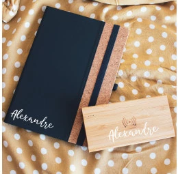 Kit Caderno com detalhe em Cortiça + Powerbank bambu