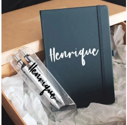 Kit com Caderno Grande e Conjunto de Caneta e Lapiseira