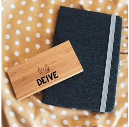 Kit com Caderno jeans e Powerbank em bambu