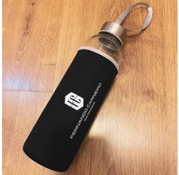 Garrafa de vidro com luva personalizada com logomarca