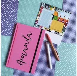 Kit Caderno Neon com Calendário e Canetas