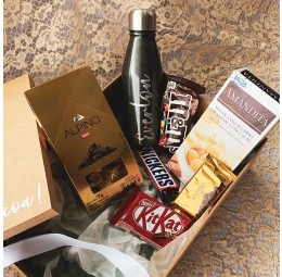 Kit Páscoa com Garrafa de alumínio e chocolates